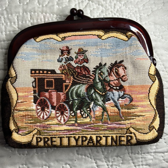 Vintage, Pretty Partner embroidered clutch. Made in Hung Kong. - Picture 2 of 6